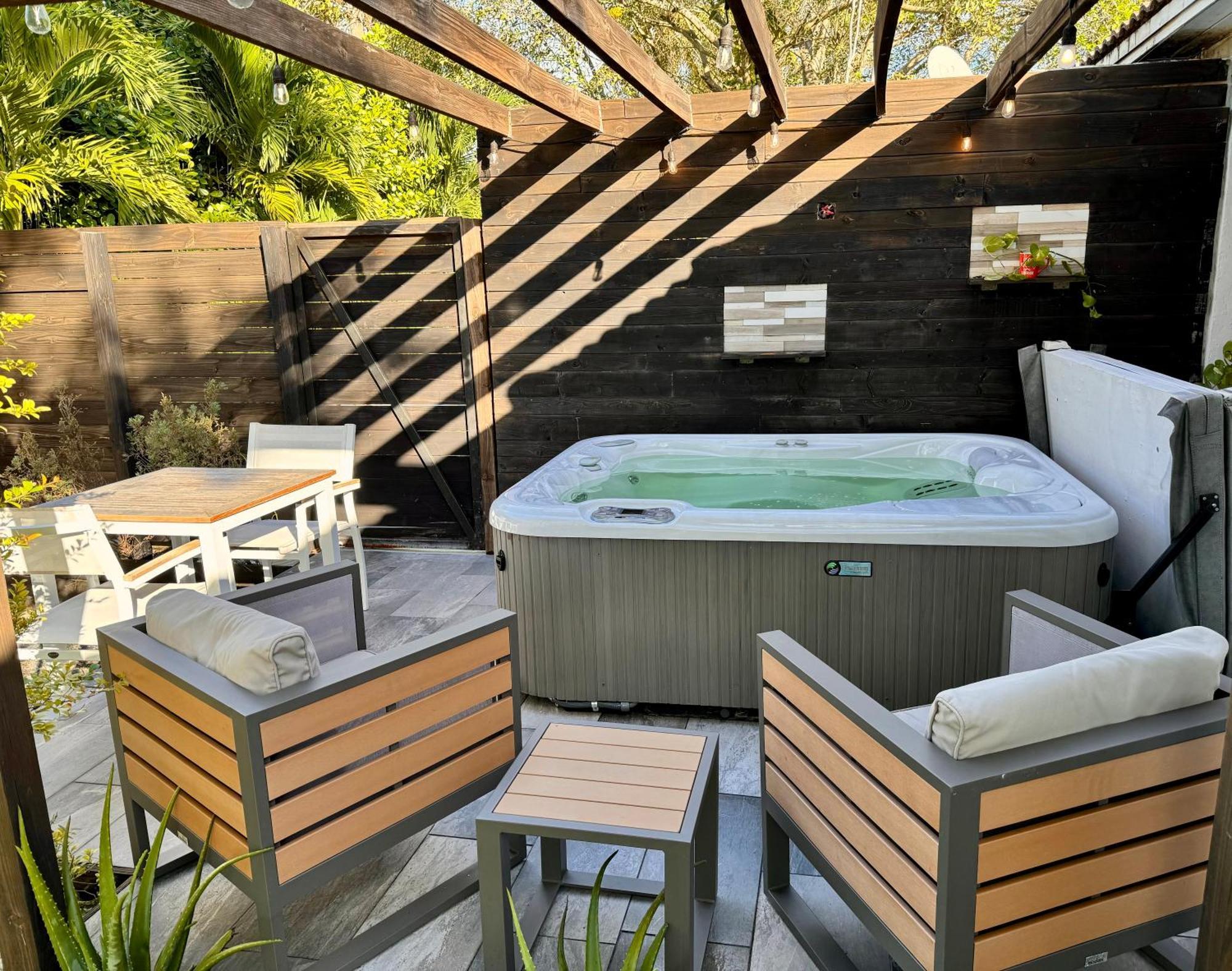 Hot Tub House On Golf Course! 10 Mins To The Beach Miami Eksteriør billede